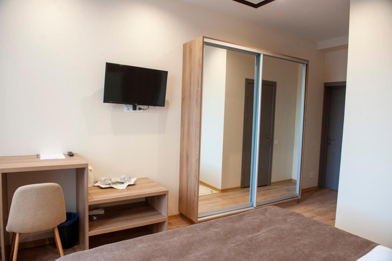 Lotus Hotel Кишинёв Экстерьер фото