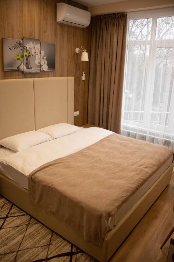 Lotus Hotel Кишинёв Экстерьер фото