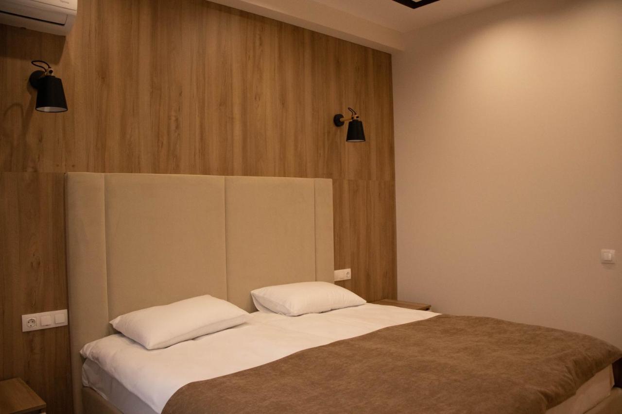 Lotus Hotel Кишинёв Экстерьер фото