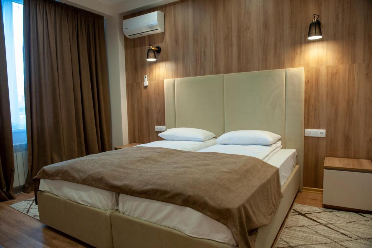Lotus Hotel Кишинёв Экстерьер фото